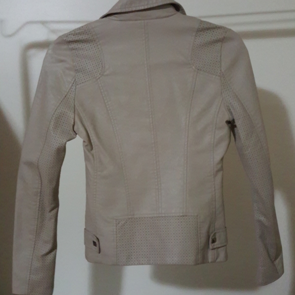 Jacket - Picture 4 of 7